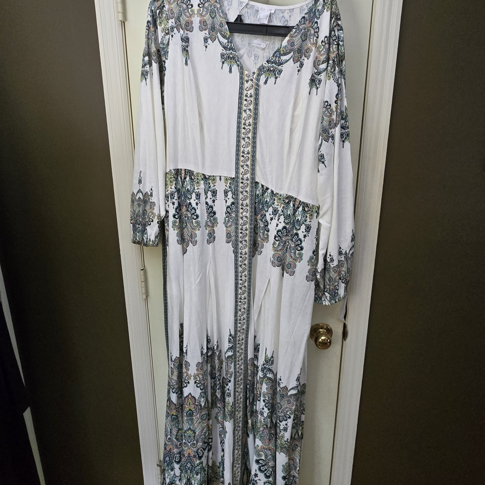 VENUS White and Green Patterned Dress